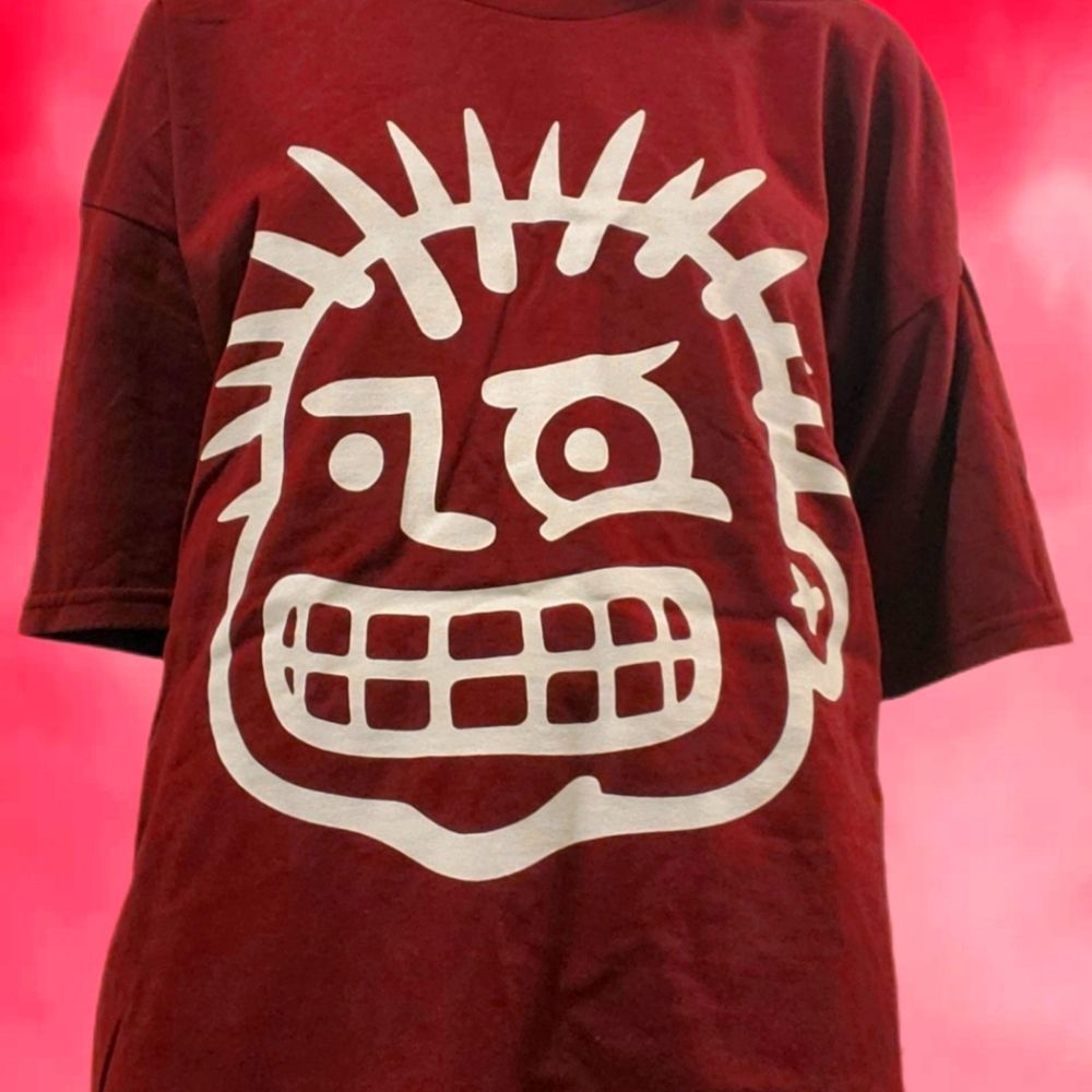 Red Gildan t-shirt